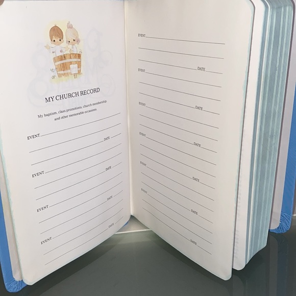 PRECIOUS MOMENTS SMALL HANDS EDITION,NEW KING JAMES VERSION BIBLE HardCover 207B - Picture 5 of 8